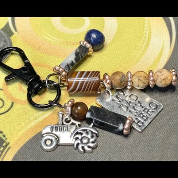 🦸♂️🚜My dad keychain -for him-for valentines? - Picture 3 of 9